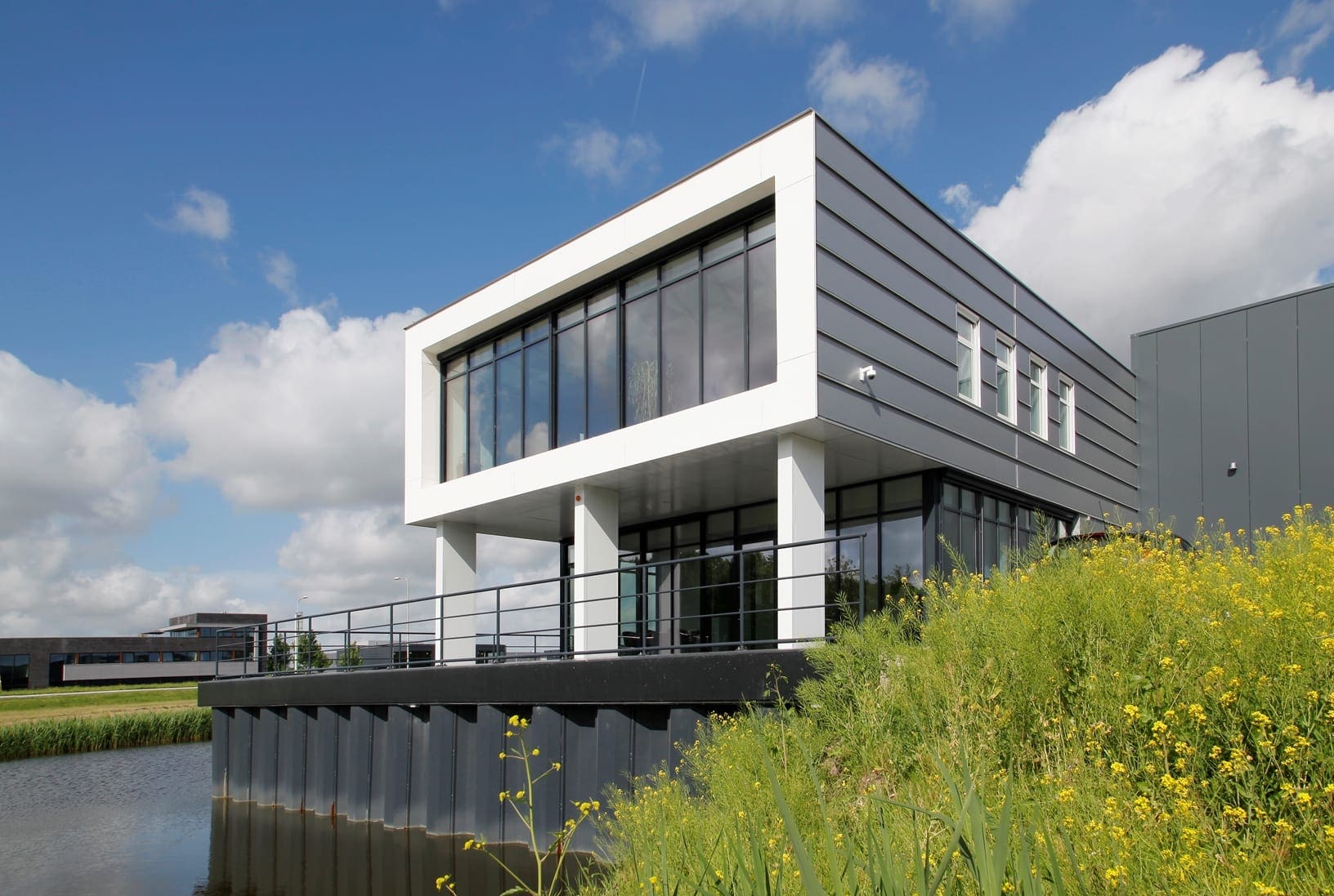 Nieuwbouw bedrijfspand King Nonwovens Zeewolde
