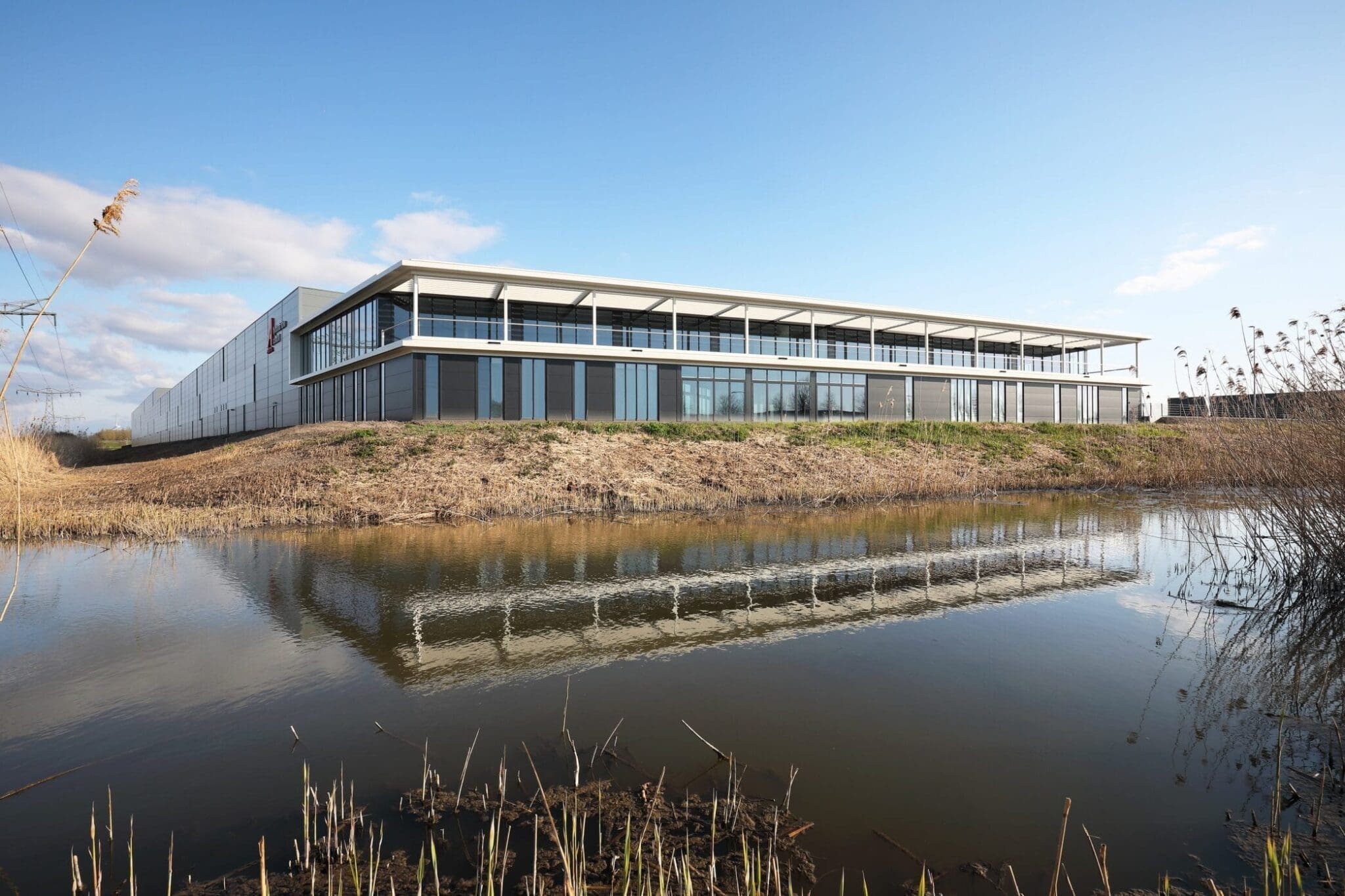 Nieuw bedrijfspand Flamco Almere opgeleverd