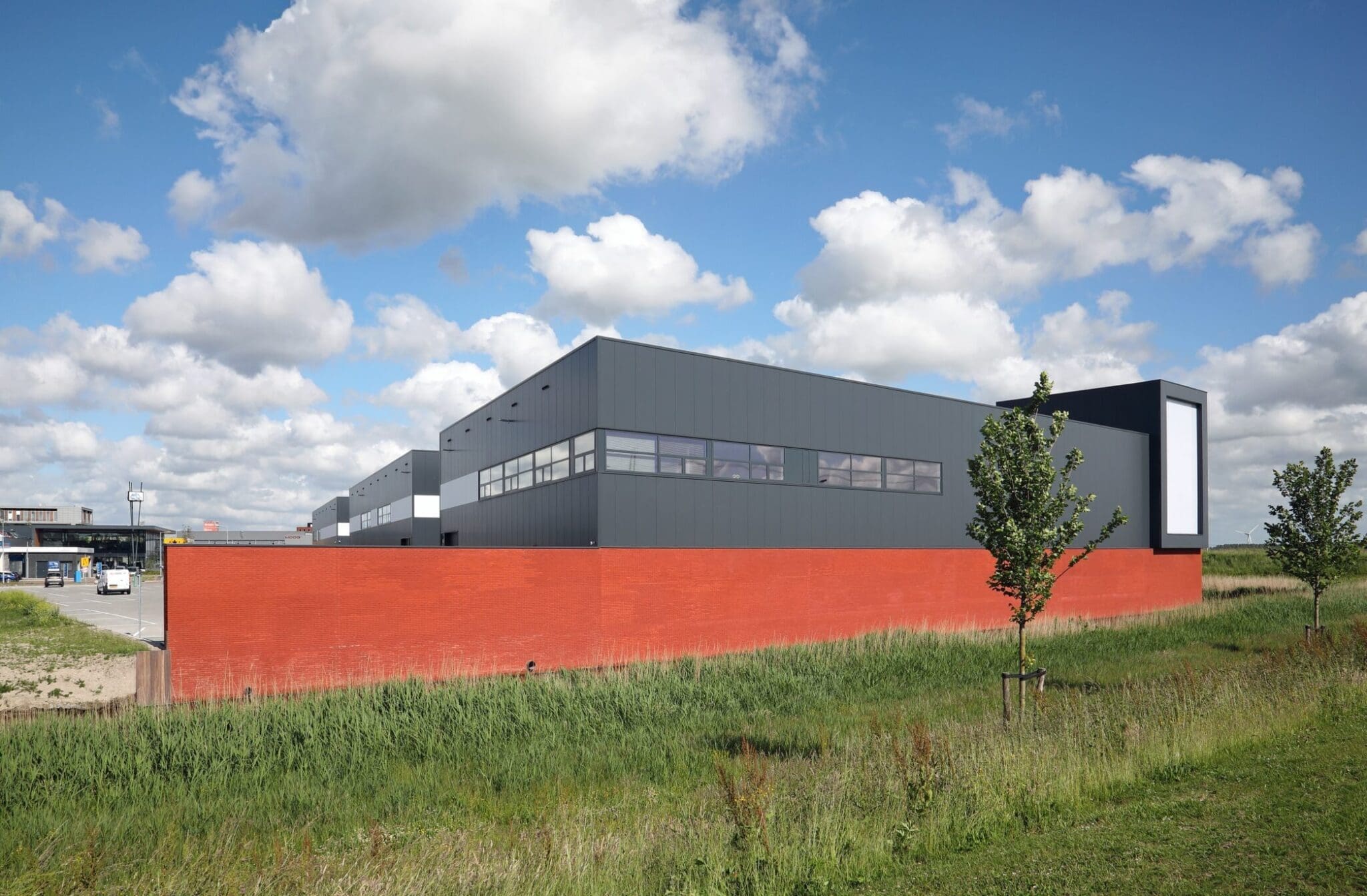 Oplevering logistiek bedrijfsgebouw Logistics Court Nieuw-Vennep