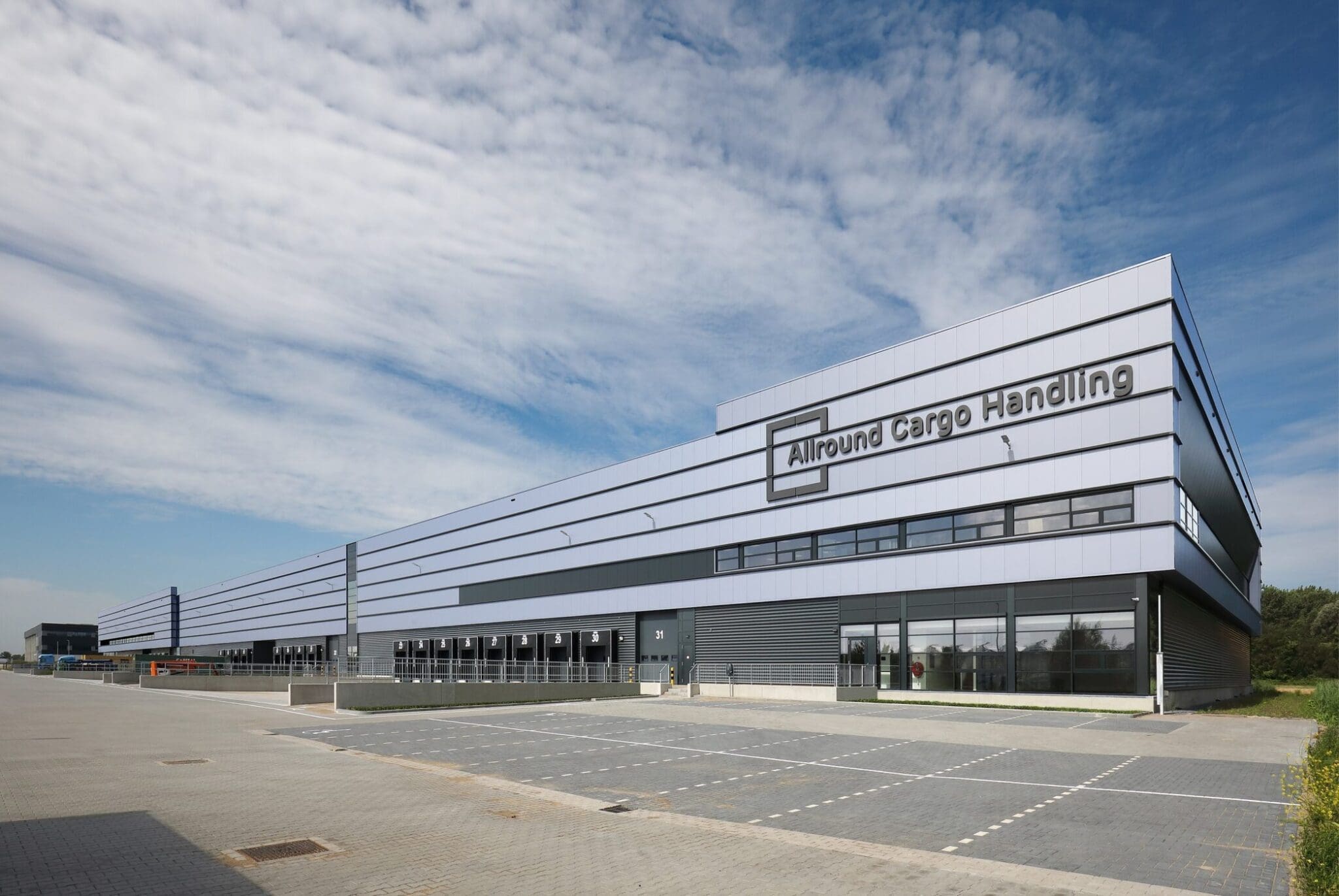 Logistiek bedrijfsgebouw Allround Cargo Handling Ridderkerk opgeleverd