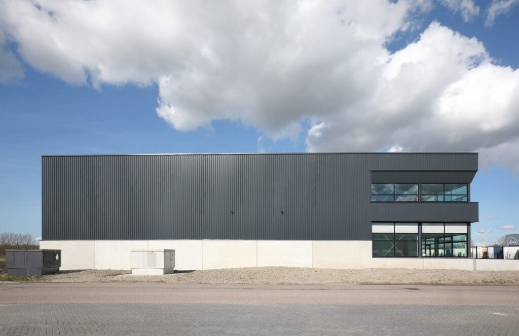Bedrijfsgebouw Logistics Court Almere