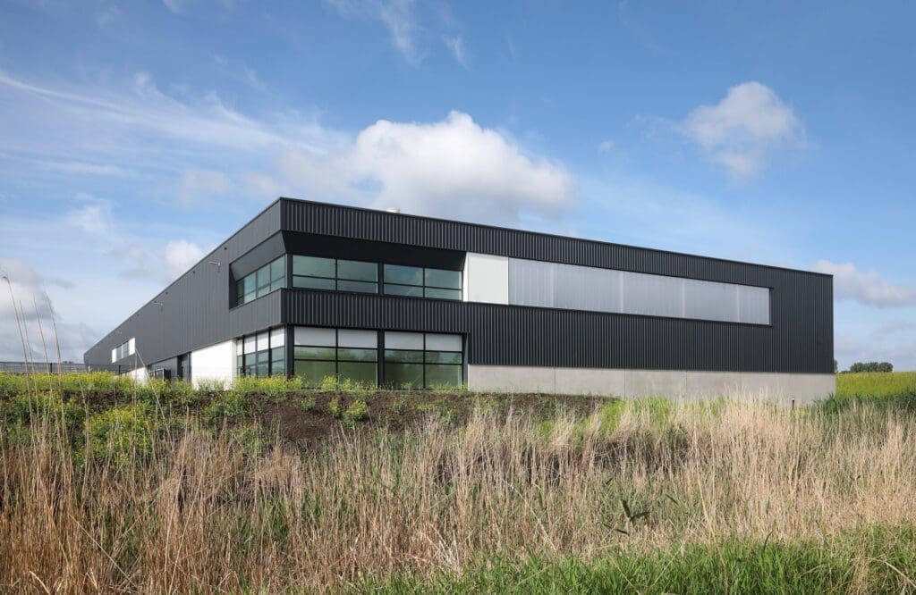 Bedrijfsgebouw Logistics Court Almere