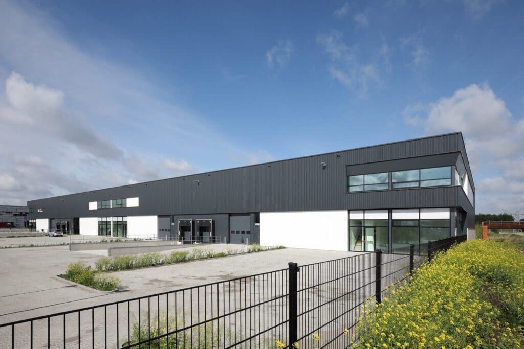 Bedrijfsgebouw Logistics Court Almere