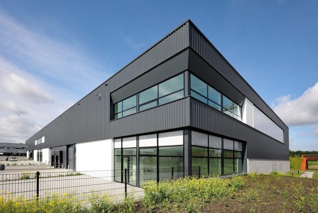 Bedrijfsgebouw Logistics Court Almere