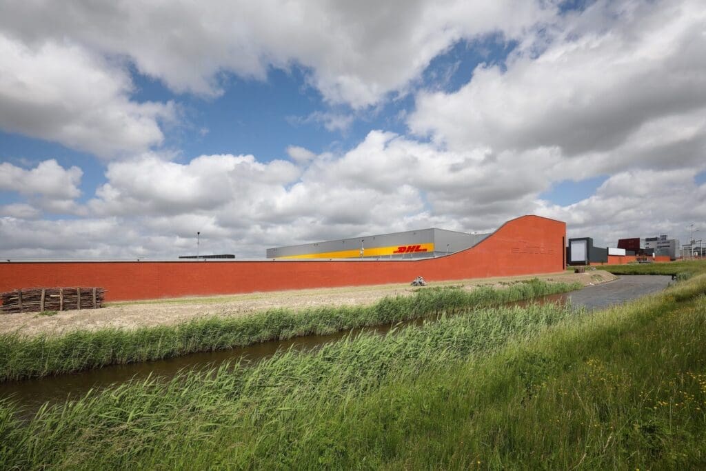Nieuwbouw service center DHL Express Nieuw-Vennep