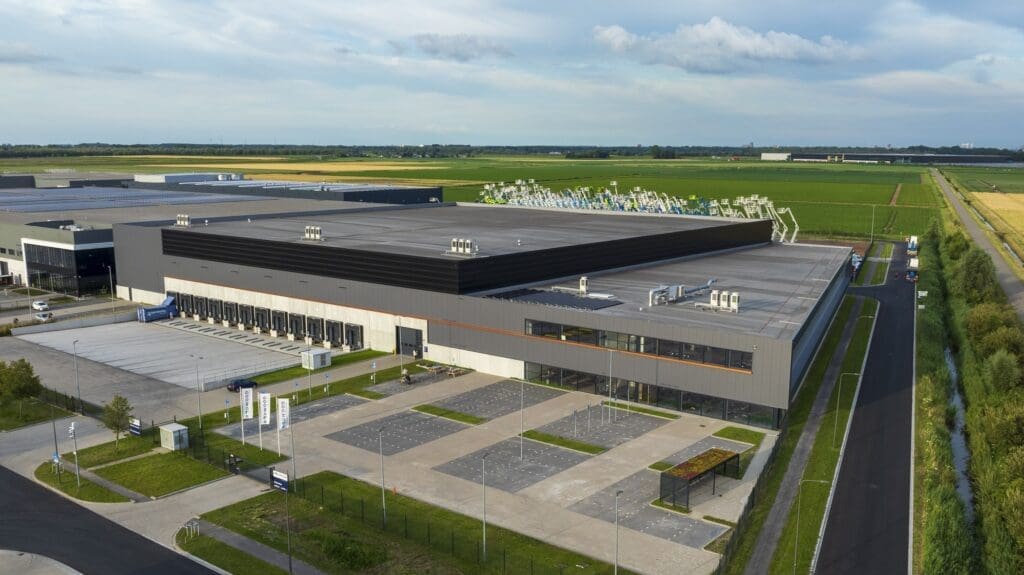 Logistiek bedrijfsgebouw Necron Hoeksche Waard