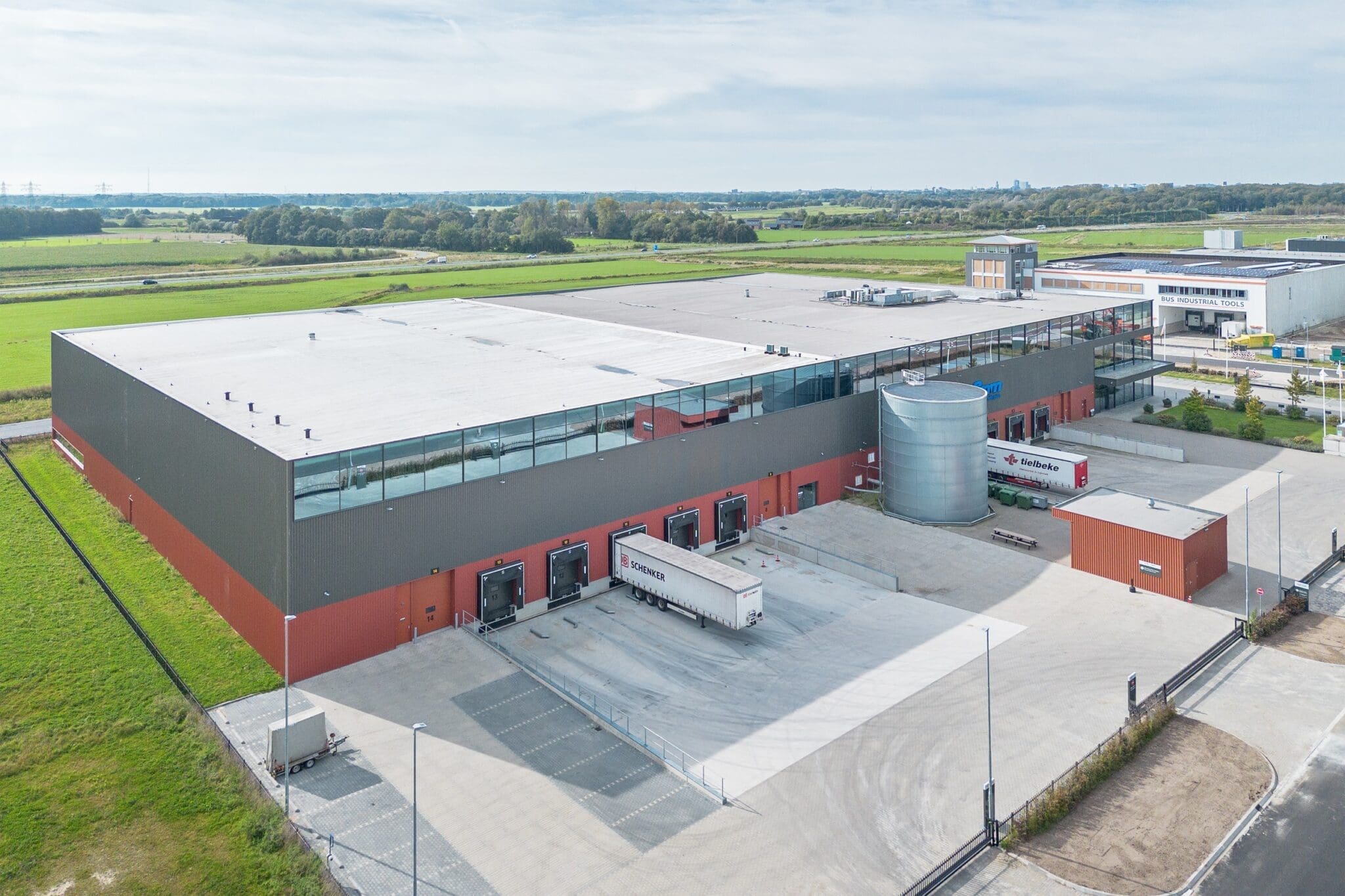Uitbreiding bedrijfsgebouw EMM International Zwolle