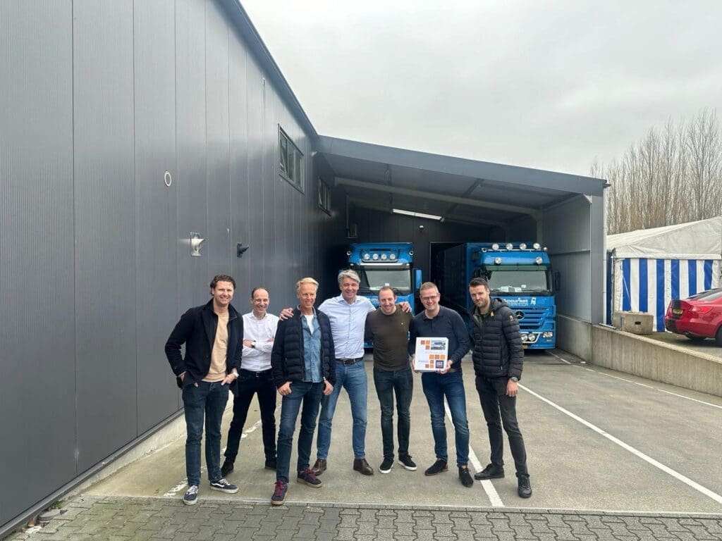 Contractondertekening nieuwbouw bedrijfsgebouw Accuraat Verhuur Aalsmeer