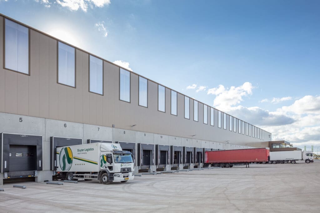 Logistiek bedrijfsgebouw Sluyter Assen