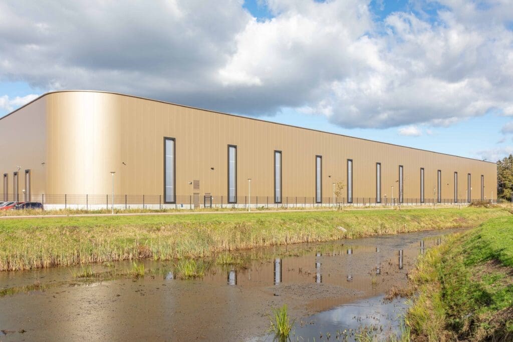 Logistiek bedrijfsgebouw Sluyter Assen