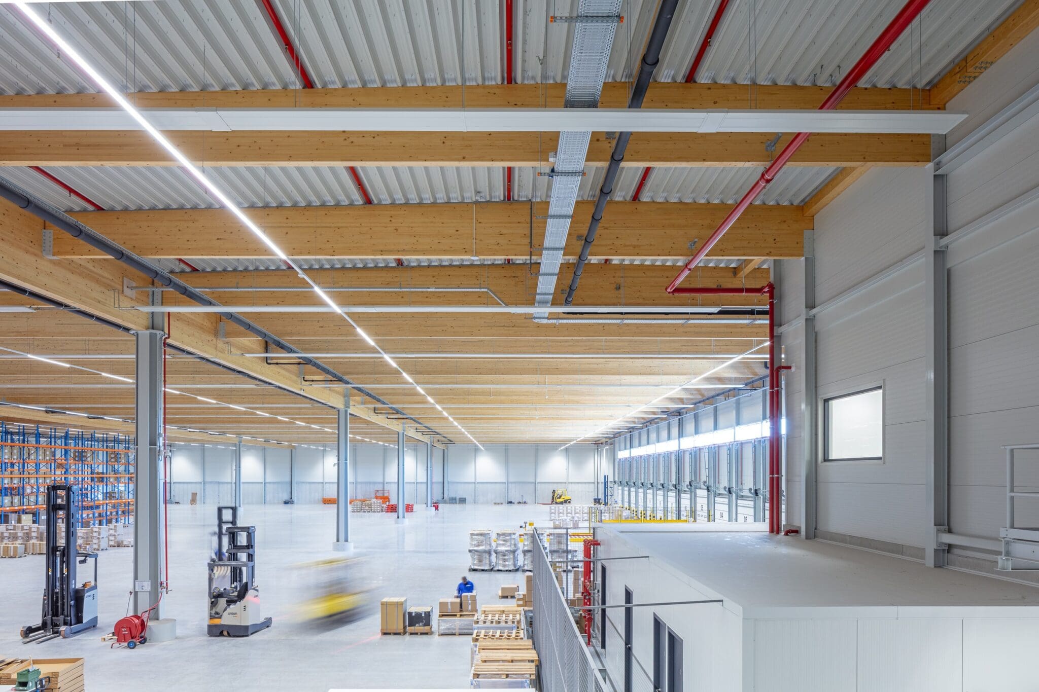 Hybride bedrijfsgebouw WDP Kintetsu Schiphol Oost