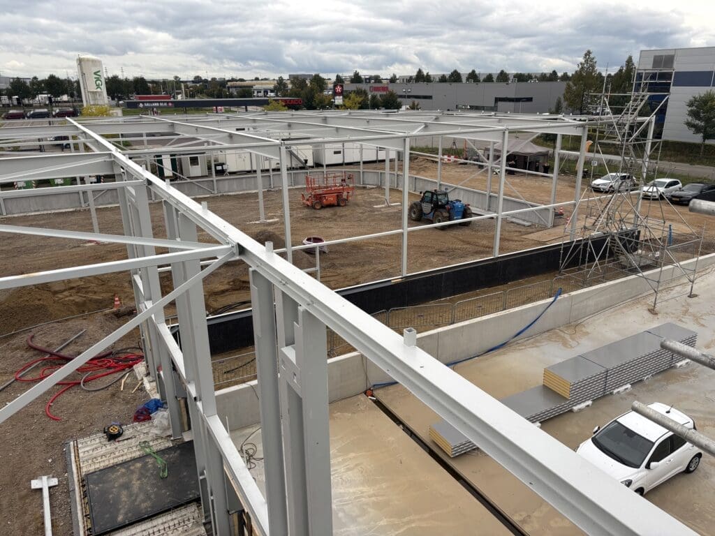Hoogste punt bedrijfsgebouw Kleefstraat Alpla Zwolle