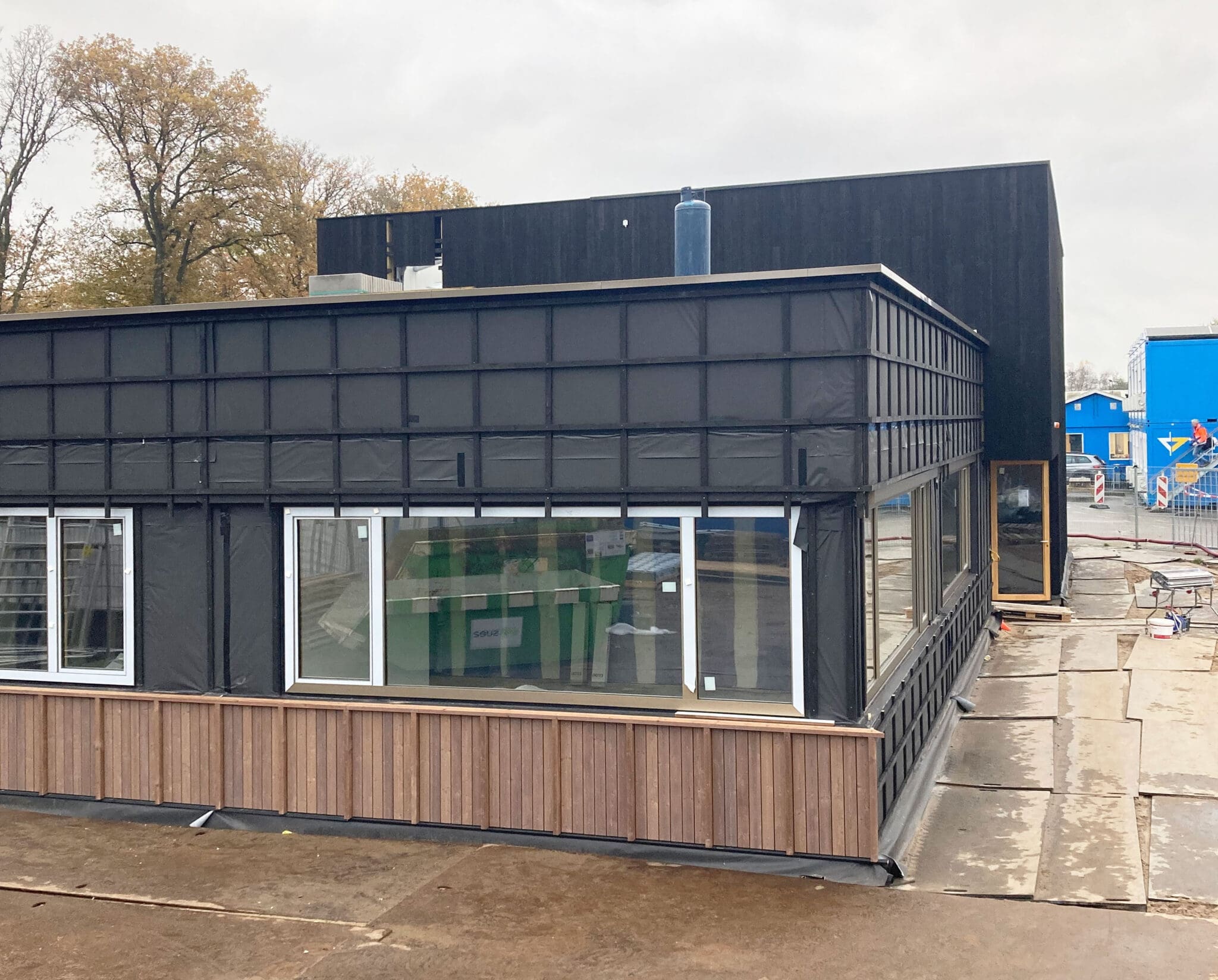 Houten bedrijfsgebouw GMB IJhorst november 2024