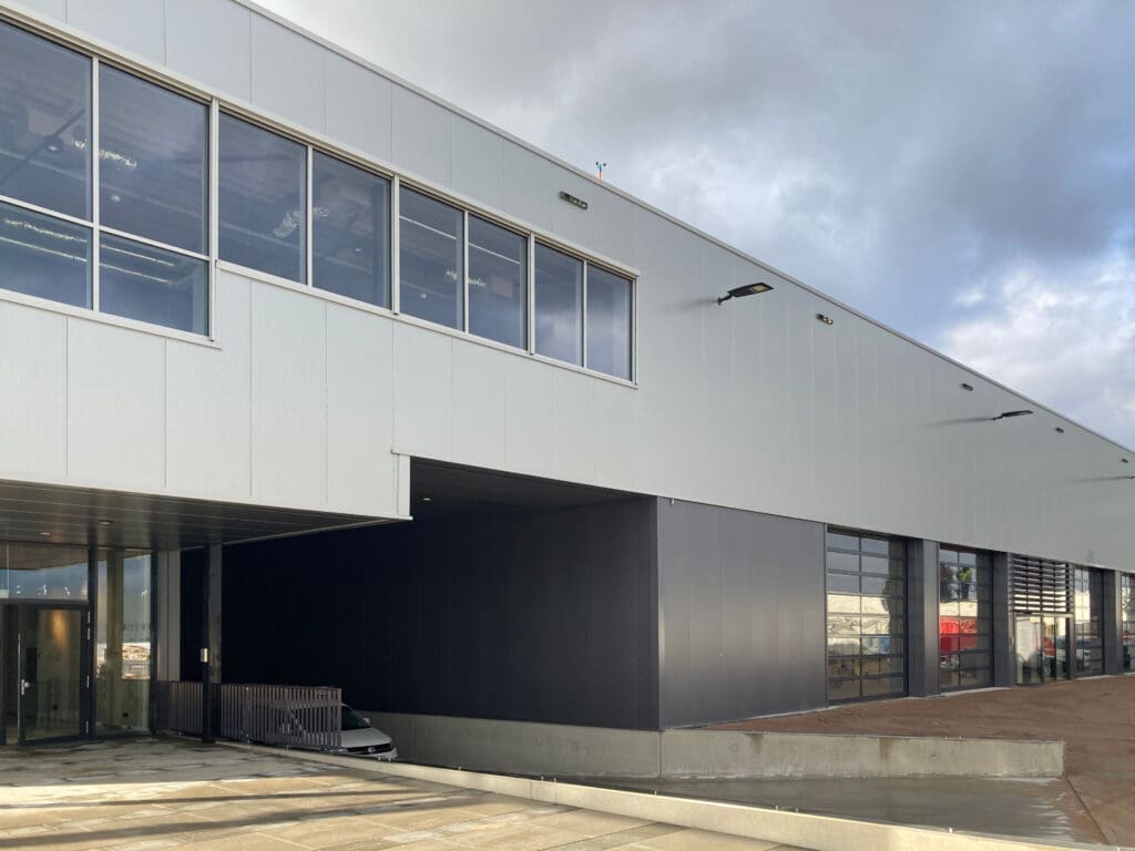 Oplevering bedrijfsgebouw Van der Heiden Systems Ridderkerk