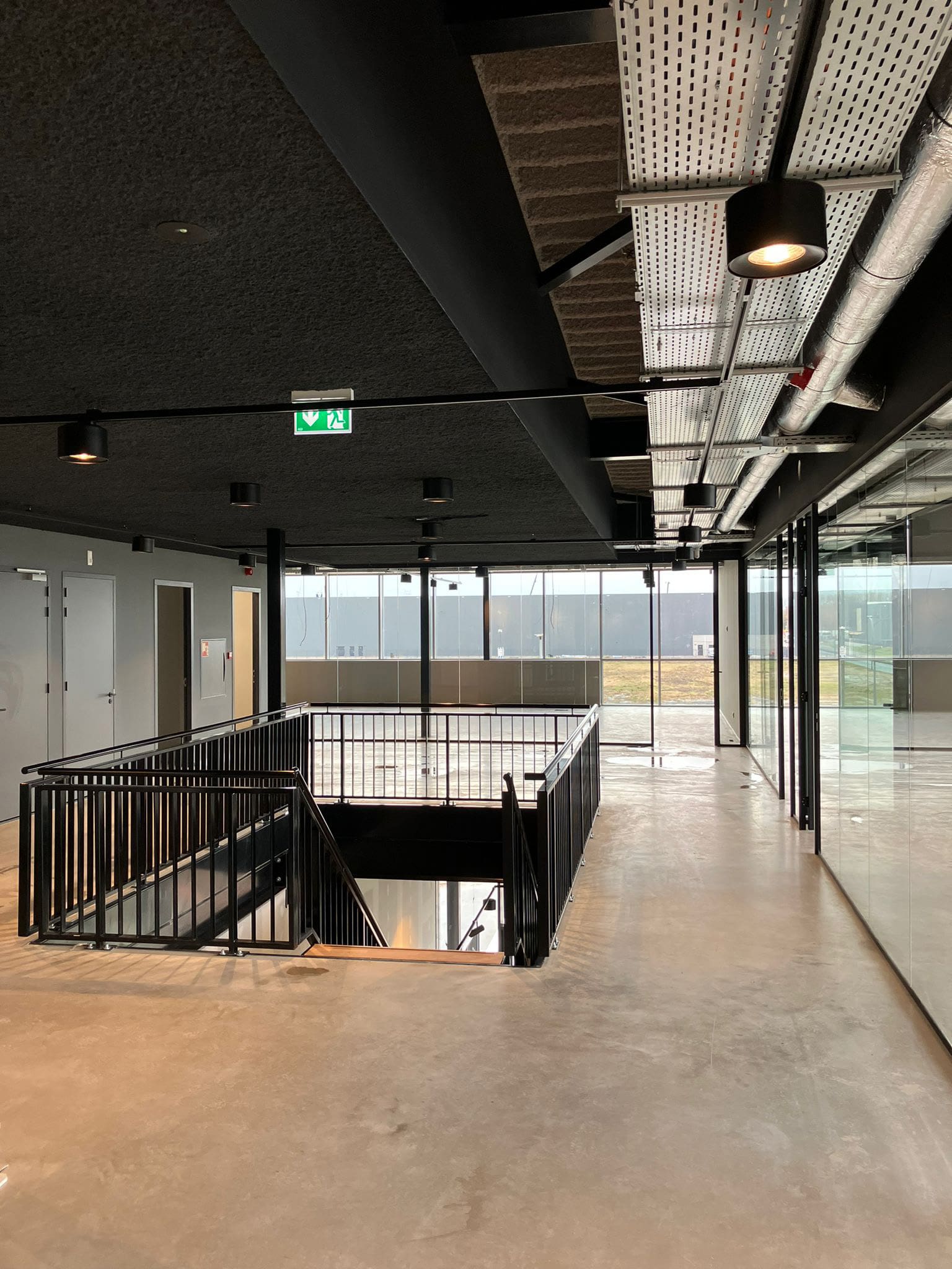 Oplevering bedrijfsgebouw Van der Heiden Systems Ridderkerk