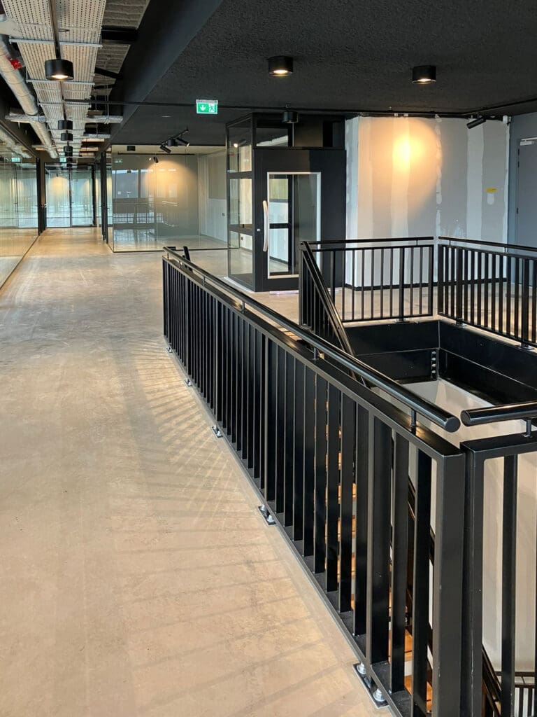 Oplevering bedrijfsgebouw Van der Heiden Systems Ridderkerk