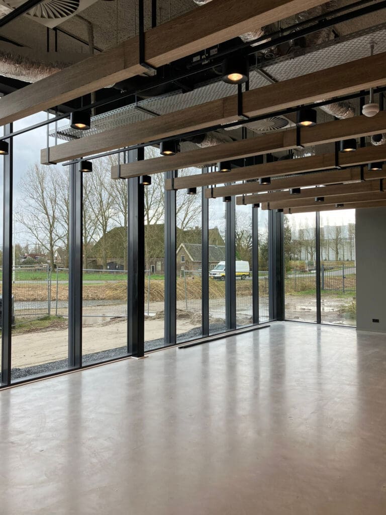 Oplevering bedrijfsgebouw Van der Heiden Systems Ridderkerk