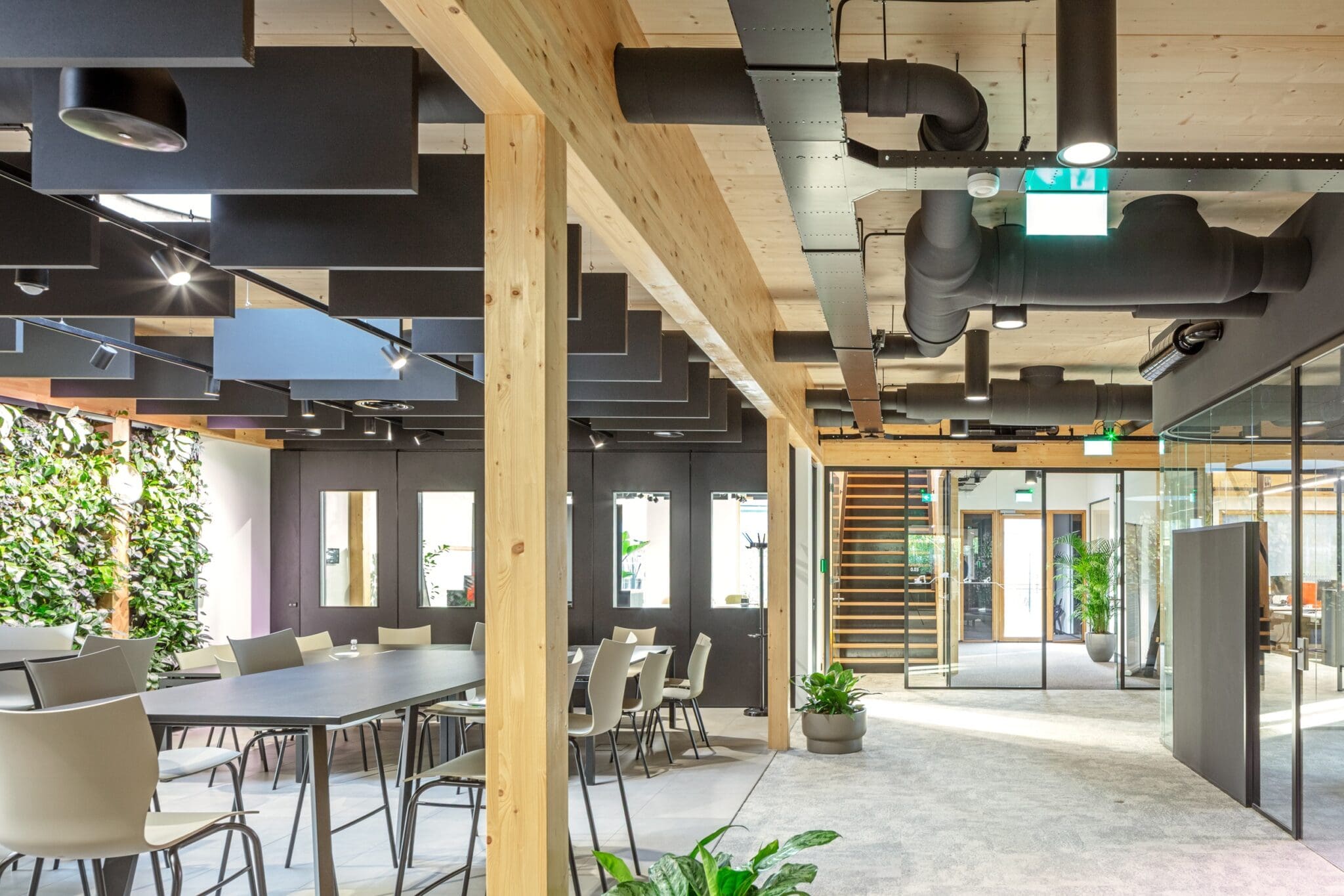 Houten bedrijfsgebouw GMB IJhorst