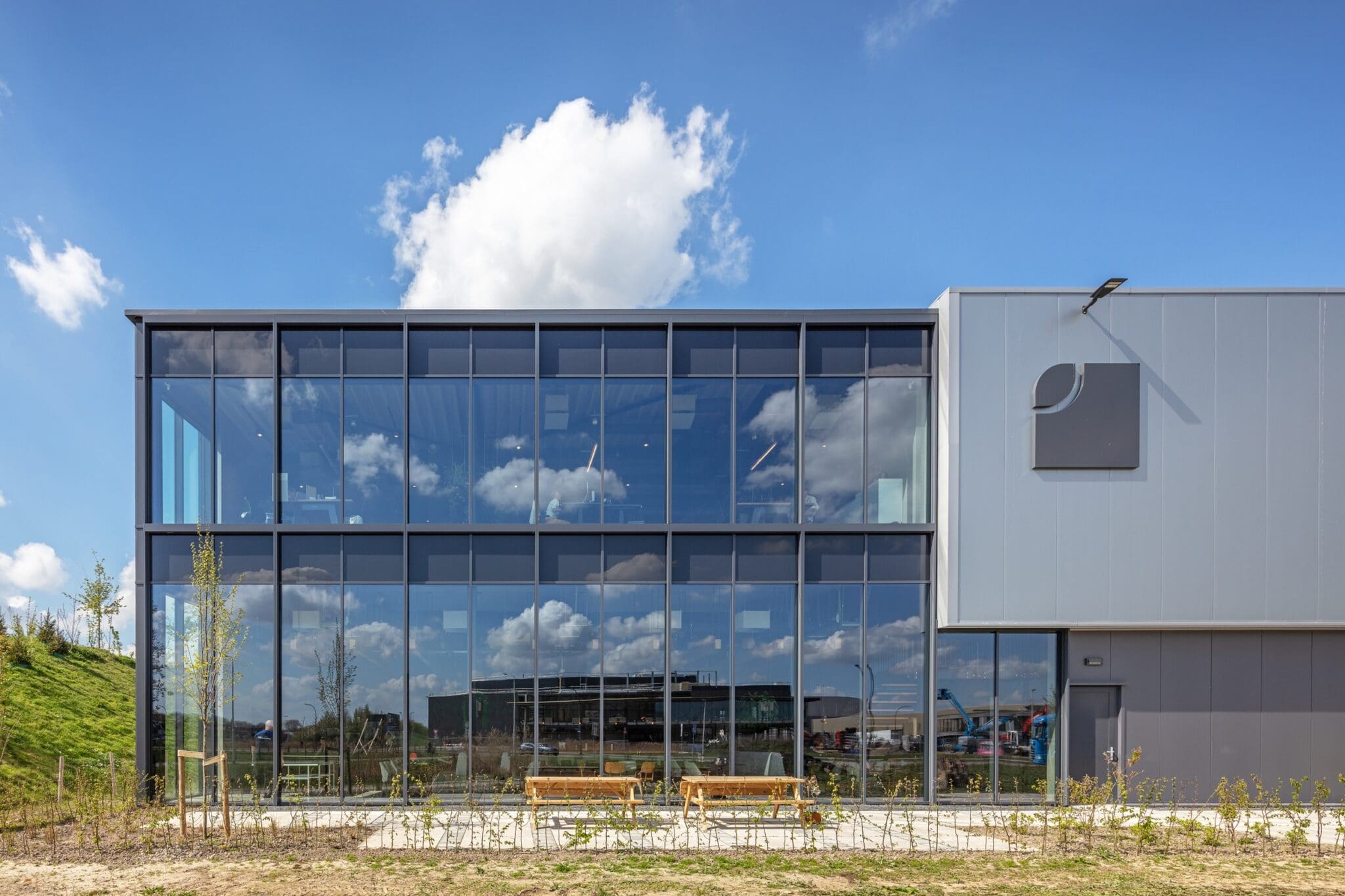 Nieuw bedrijfsgebouw Van der Heiden Systems Ridderkerk