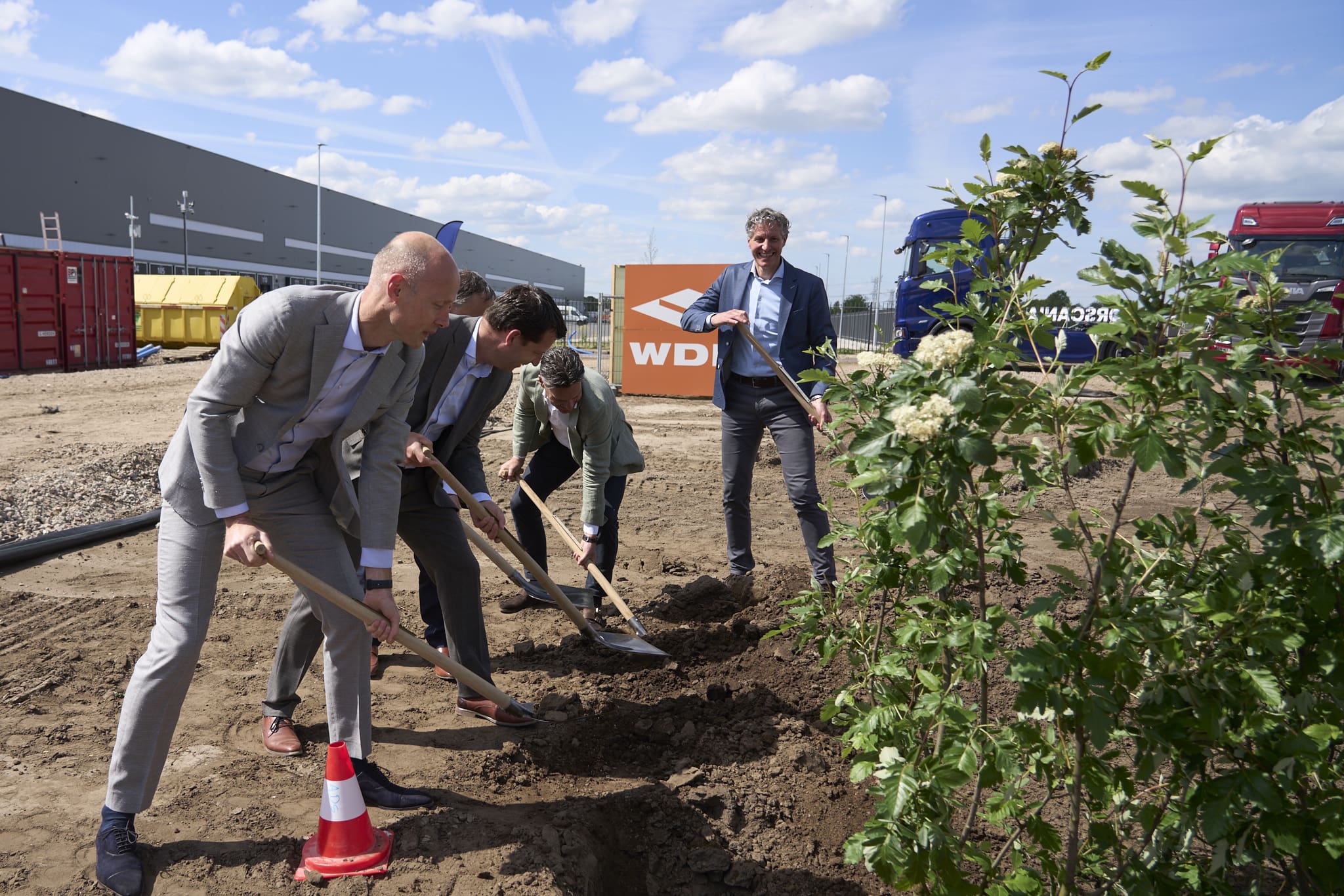 Eerste paal WDP Scania Zwolle