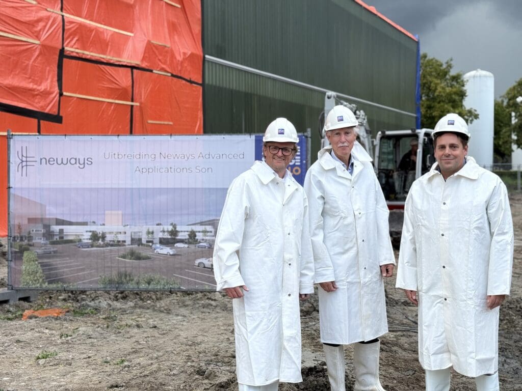 Eerste paal uitbreiding Neways Electronics Son