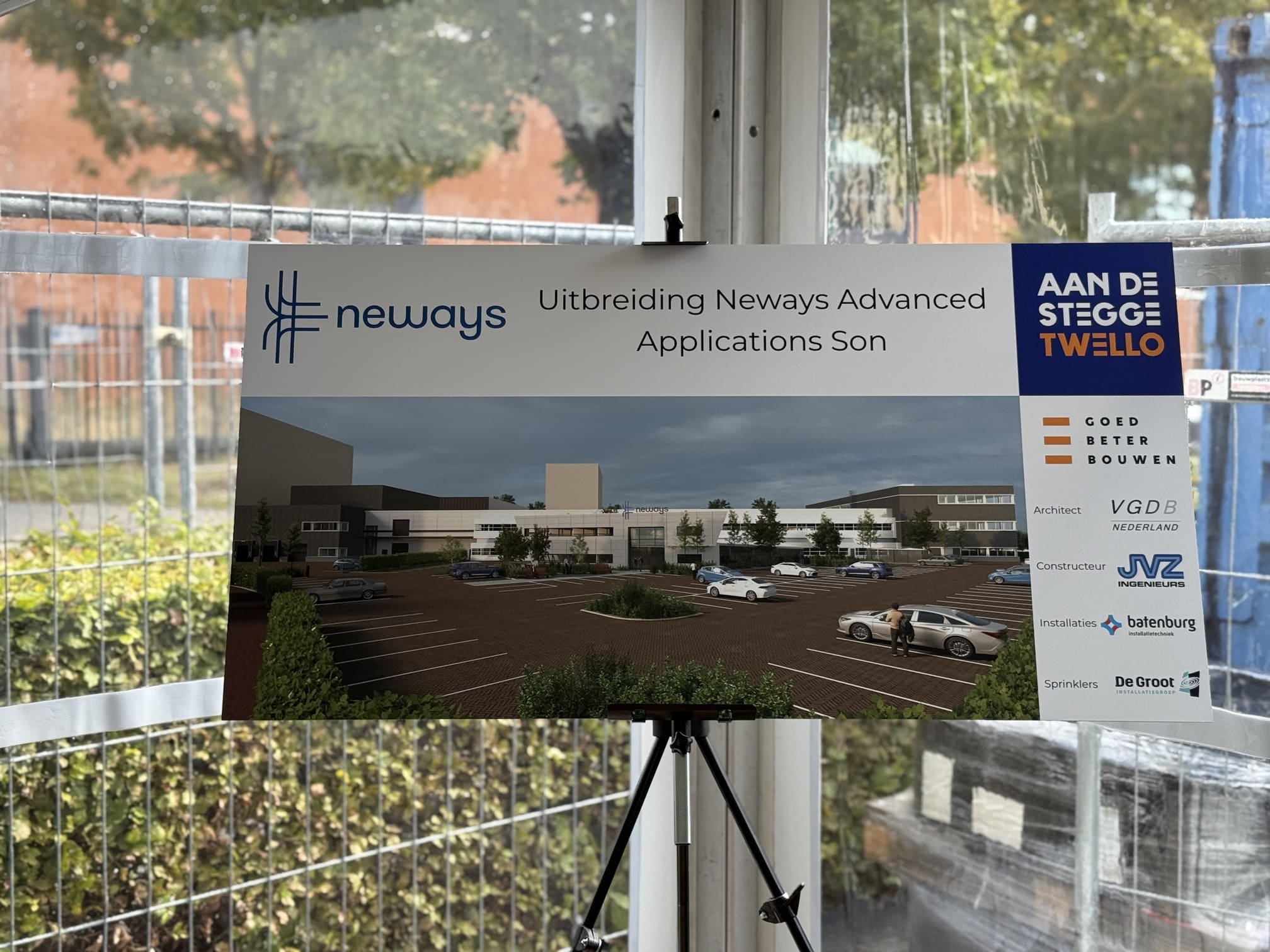 Eerste paal uitbreiding Neways Electronics Son