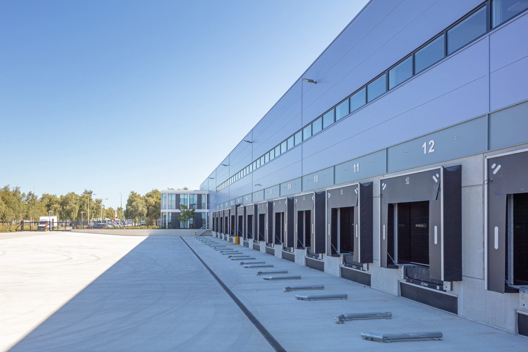 Hybride bedrijfsgebouw WDP Kintetsu Schiphol Oost