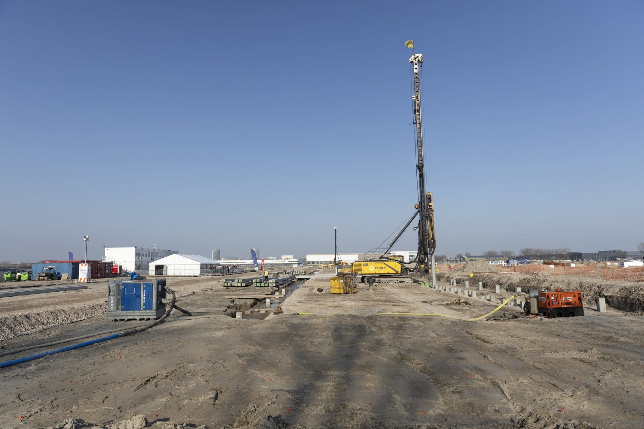 Feestelijke paal AM-ADST Schiphol Trade Park