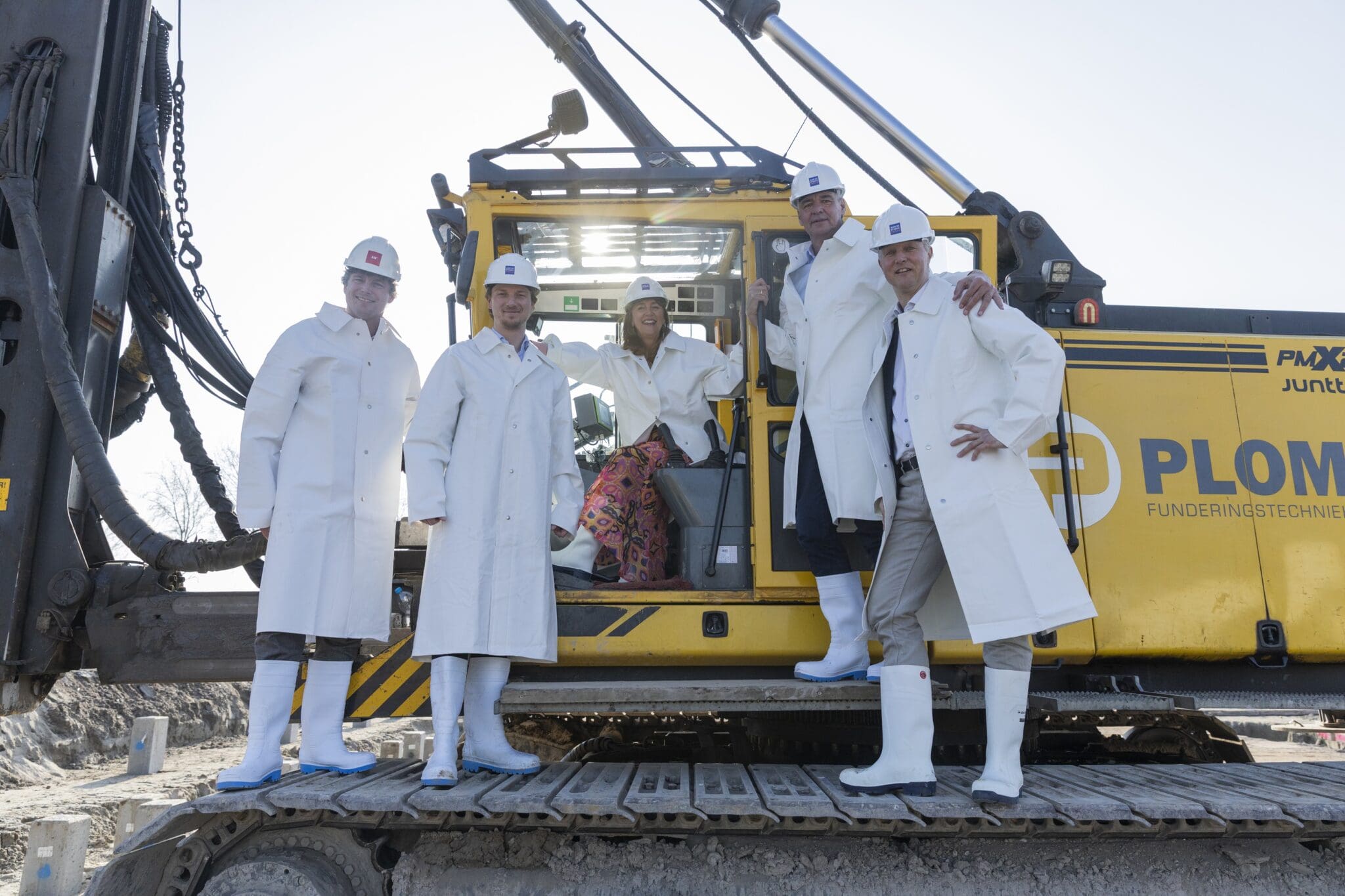 Feestelijke paal AM-ADST Schiphol Trade Park