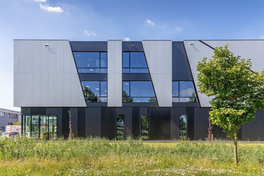 Nieuw bedrijfspand Showdesign Nijkerk